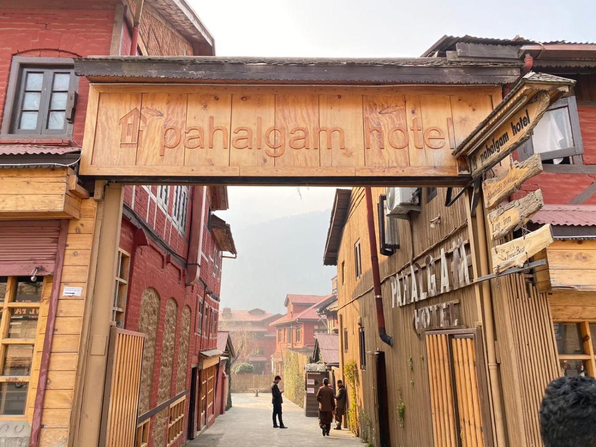 (100 m²), 1 Schlafzimmer und 1 eigene Badezimmer in Pahalgām Exterior foto