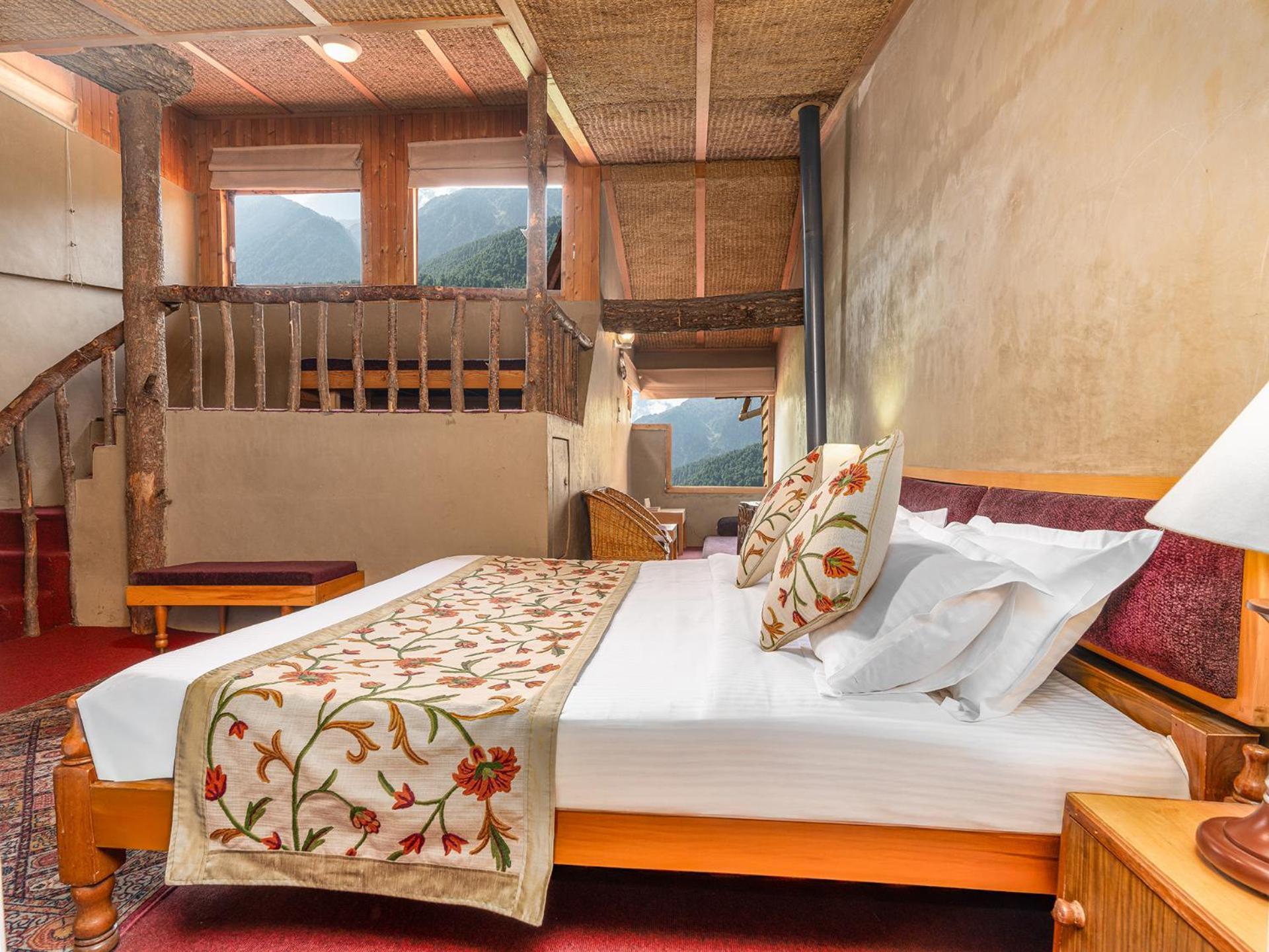 (100 m²), 1 Schlafzimmer und 1 eigene Badezimmer in Pahalgām Exterior foto