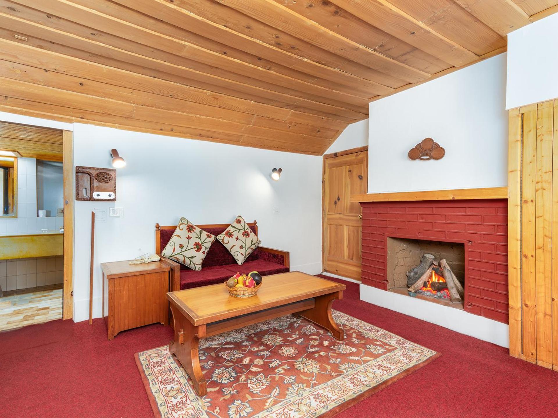 (100 m²), 1 Schlafzimmer und 1 eigene Badezimmer in Pahalgām Exterior foto